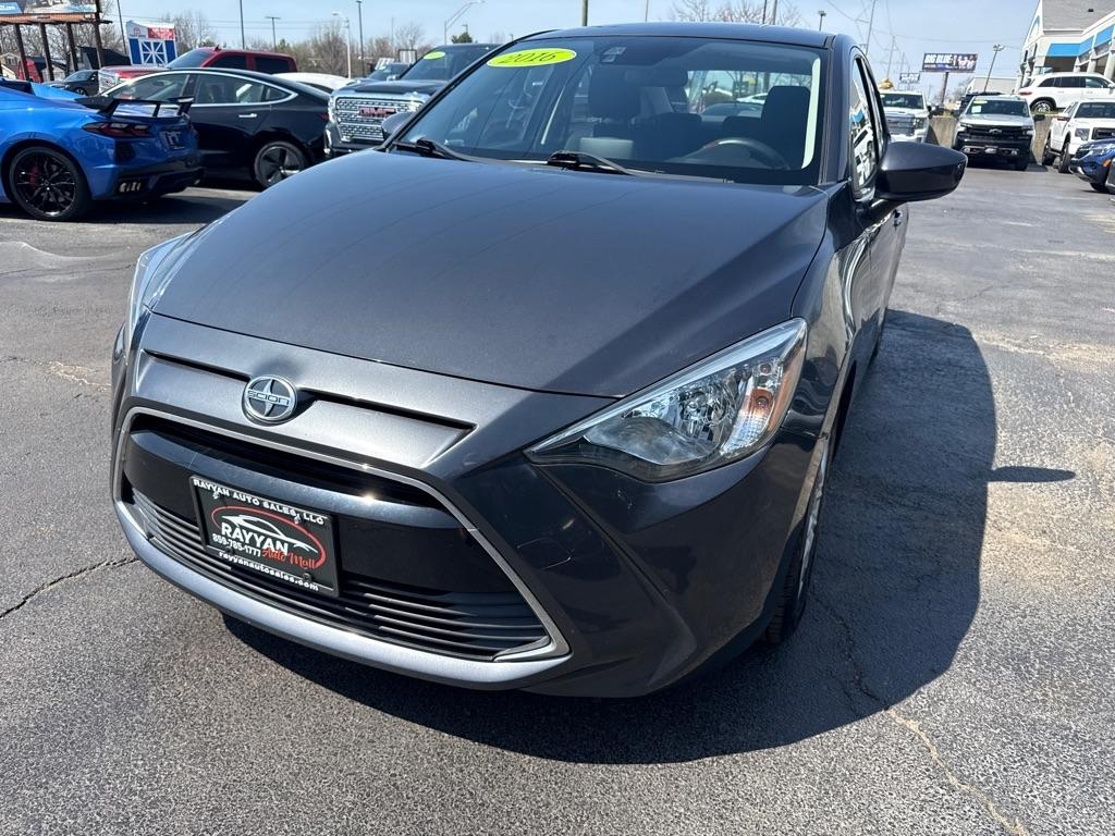 Scion iA 4dr Sdn Man (Natl) 2016