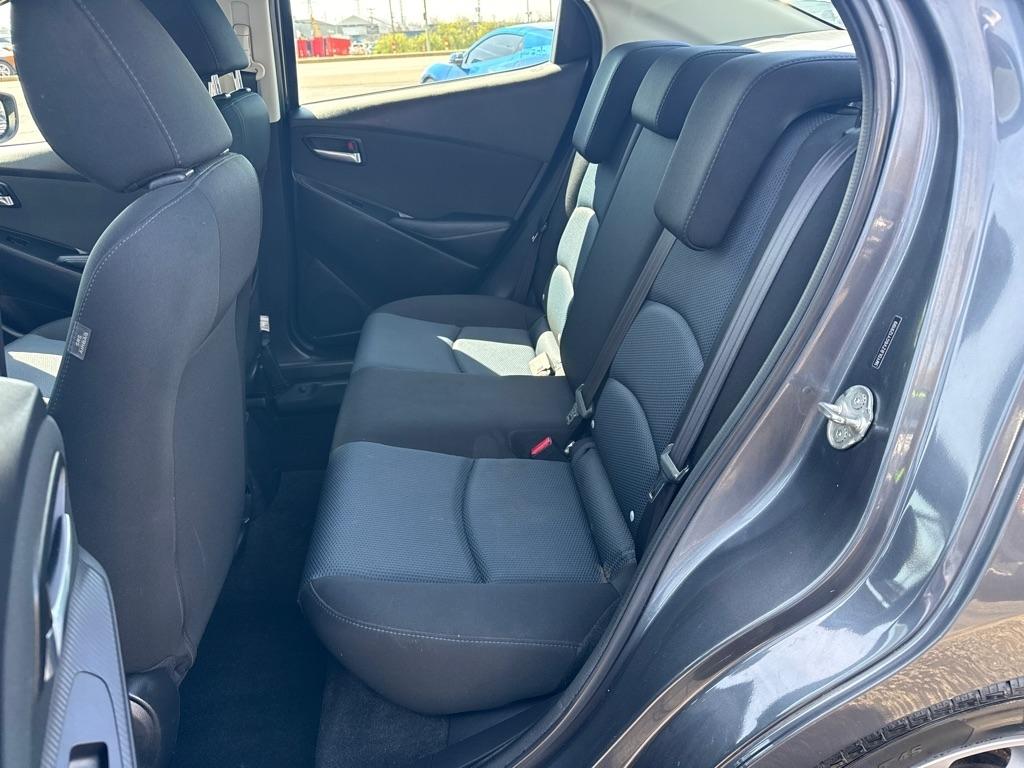 Scion iA 4dr Sdn Man (Natl) 2016