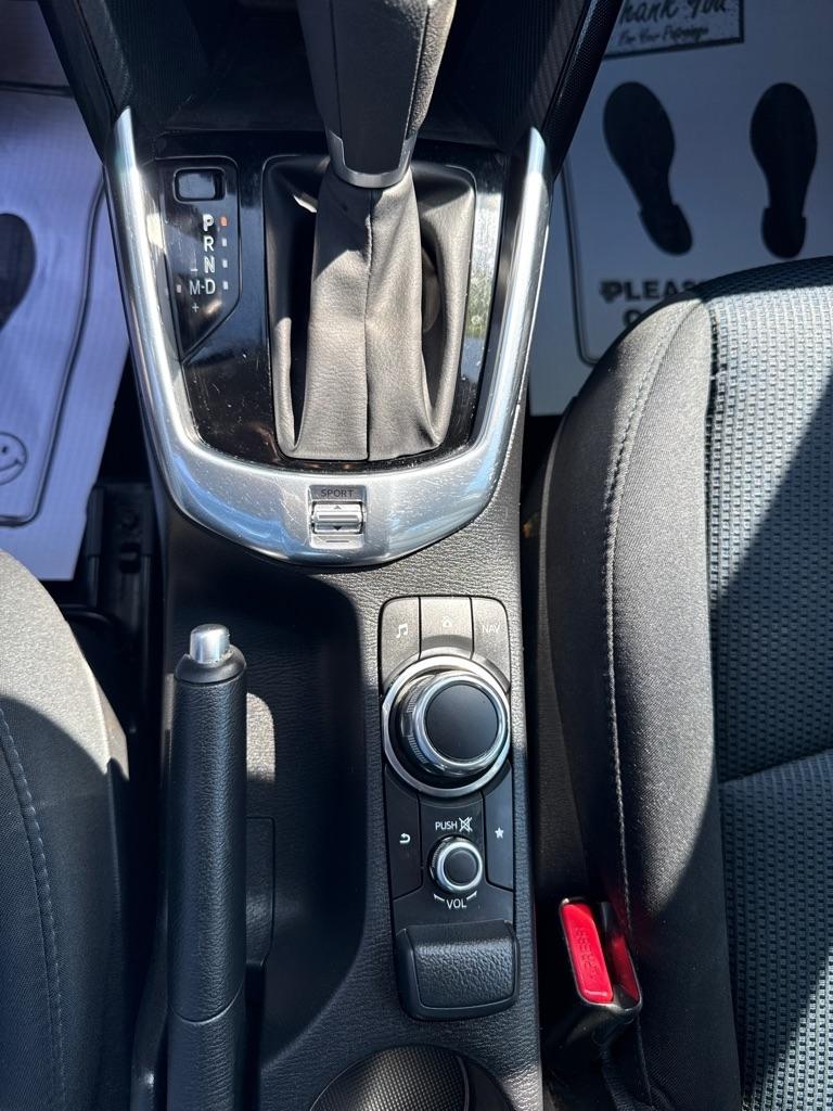 Scion iA 4dr Sdn Man (Natl) 2016