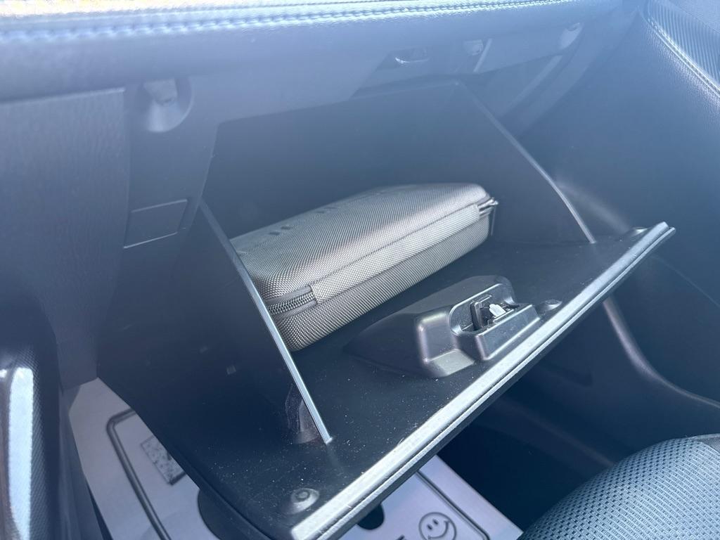 Scion iA 4dr Sdn Man (Natl) 2016