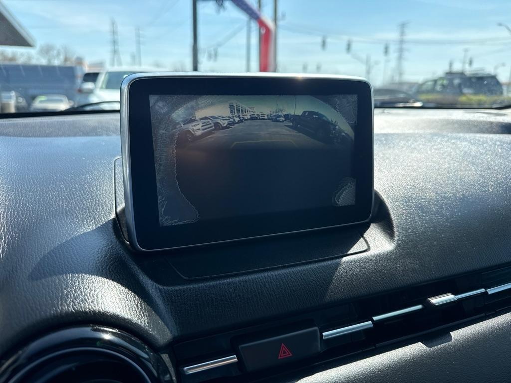 Scion iA 4dr Sdn Man (Natl) 2016