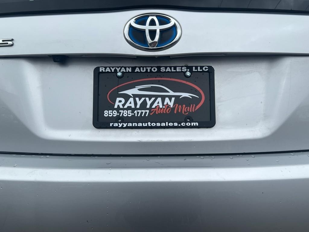 View vehicle photo 6