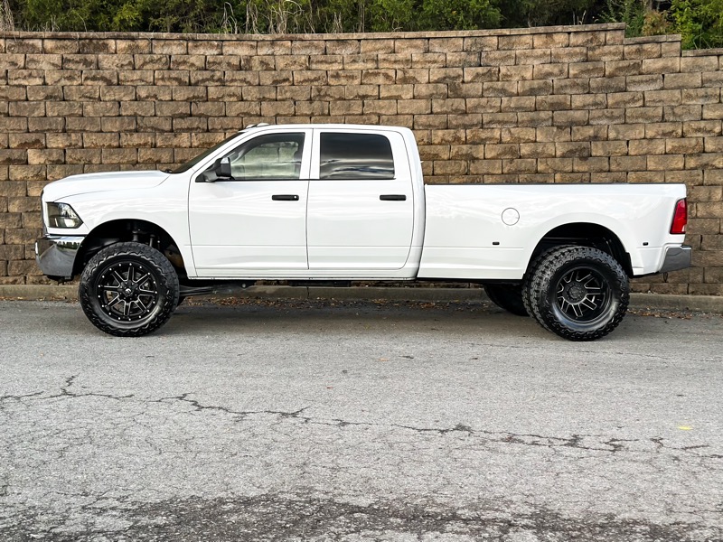 RAM 3500 Tradesman Crew Cab 4WD DRW 2017 RAM 3500 Tradesman Crew Cab 4WD DRW 2017