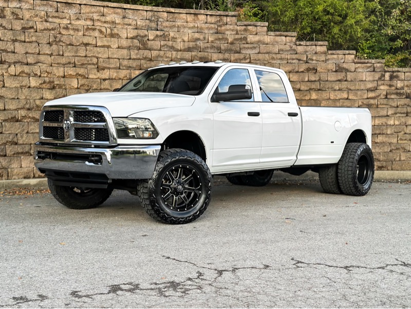 RAM 3500 Tradesman Crew Cab 4WD DRW 2017 RAM 3500 Tradesman Crew Cab 4WD DRW 2017