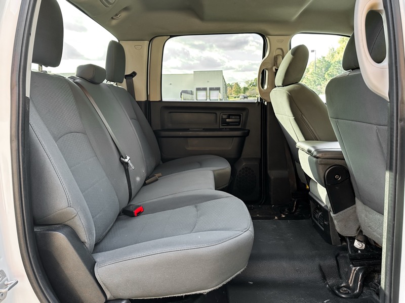 RAM 3500 Tradesman Crew Cab 4WD DRW 2017 RAM 3500 Tradesman Crew Cab 4WD DRW 2017