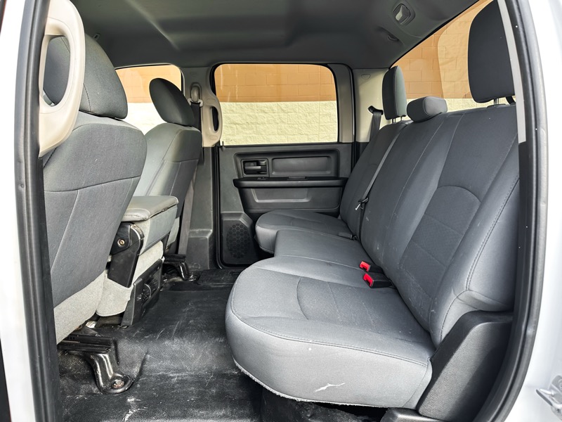 RAM 3500 Tradesman Crew Cab 4WD DRW 2017 RAM 3500 Tradesman Crew Cab 4WD DRW 2017