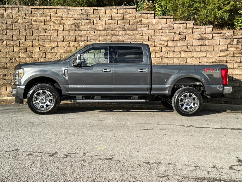 Ford F-250 SD XLT Crew Cab 4WD 2019 Ford F-250 SD XLT Crew Cab 4WD 2019