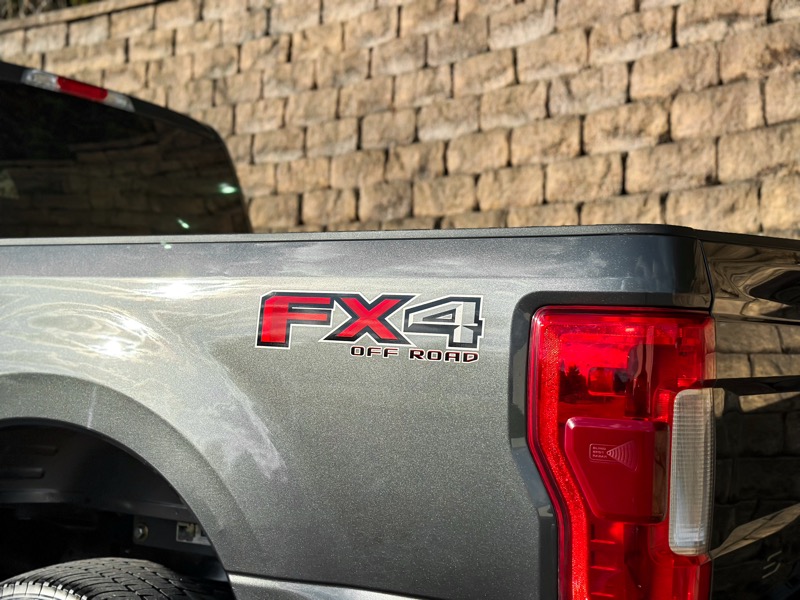 Ford F-250 SD XLT Crew Cab 4WD 2019 Ford F-250 SD XLT Crew Cab 4WD 2019