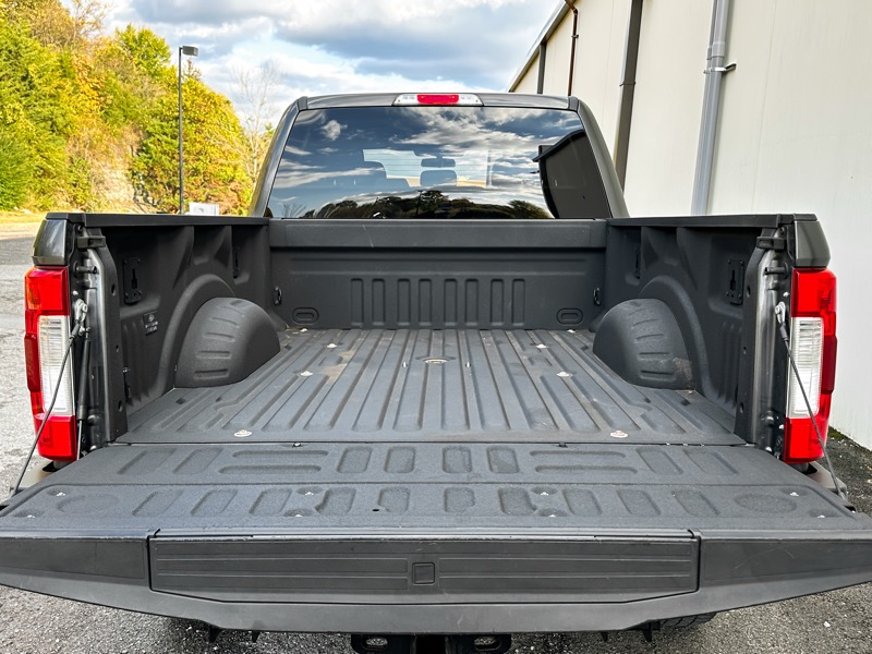 Ford F-250 SD XLT Crew Cab 4WD 2019 Ford F-250 SD XLT Crew Cab 4WD 2019