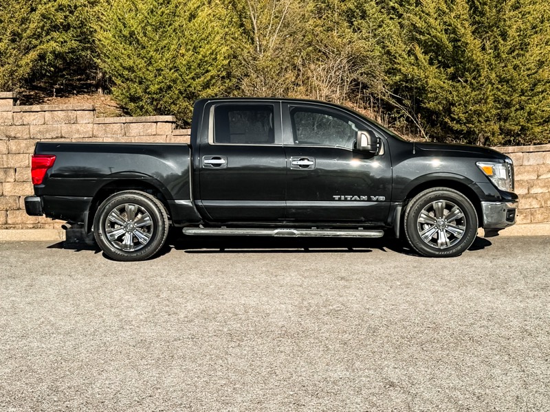 Nissan Titan SV Crew Cab 2WD 2019