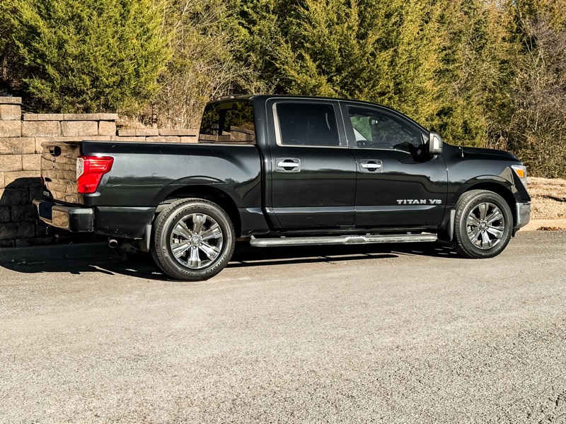 Nissan Titan SV Crew Cab 2WD 2019