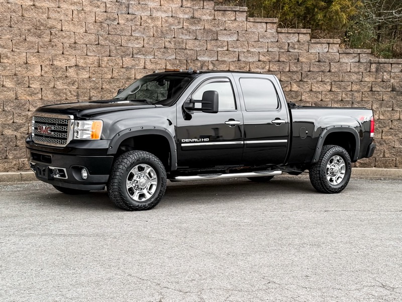 GMC Sierra 3500HD Denali Crew Cab SRW 4WD 2013