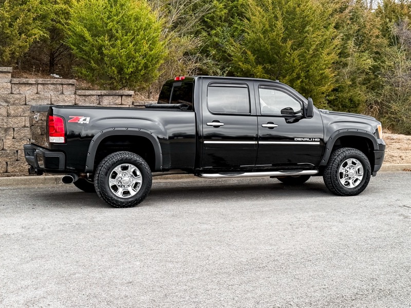 GMC Sierra 3500HD Denali Crew Cab SRW 4WD 2013