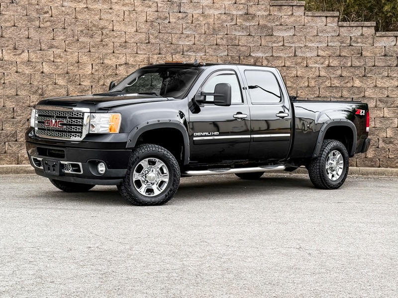 GMC Sierra 3500HD Denali Crew Cab SRW 4WD 2013
