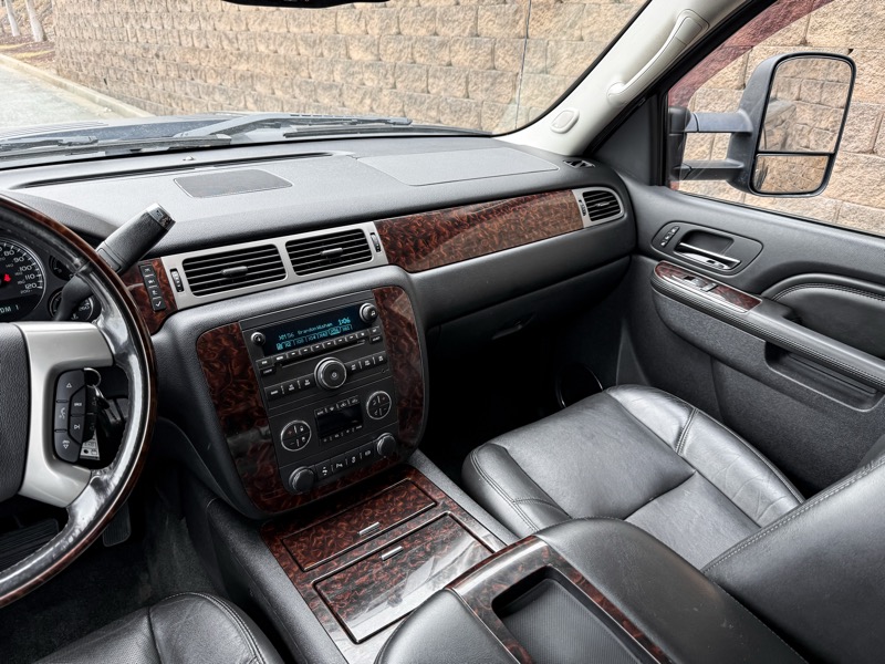 GMC Sierra 3500HD Denali Crew Cab SRW 4WD 2013