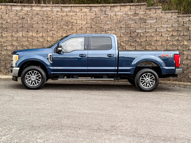 Ford F-250 SD Lariat Crew Cab 4WD 2017