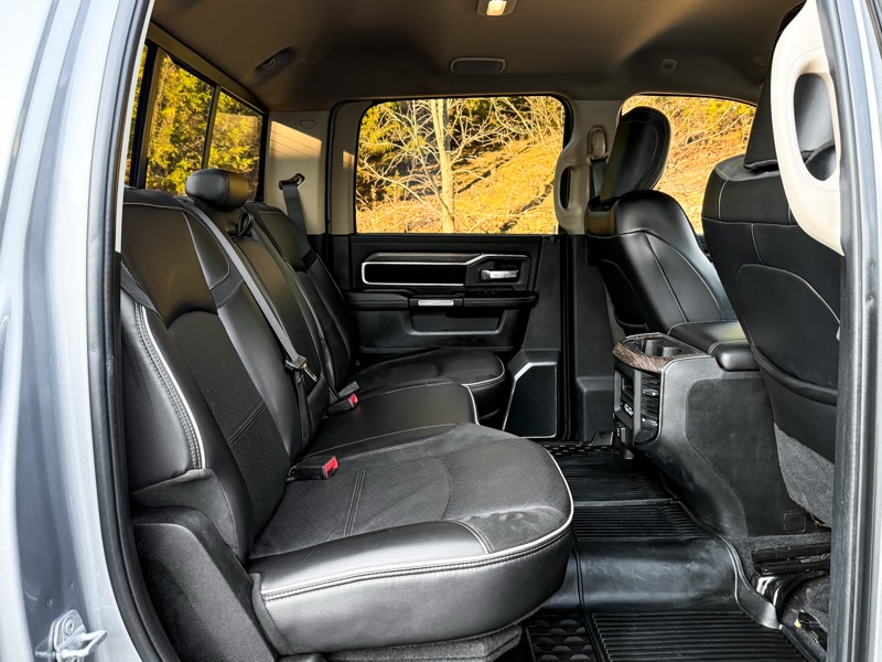 RAM 3500 Laramie Crew Cab LWB 4WD DRW 2019