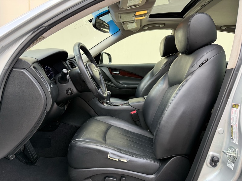 Infiniti QX50 4D SUV RWD 2017