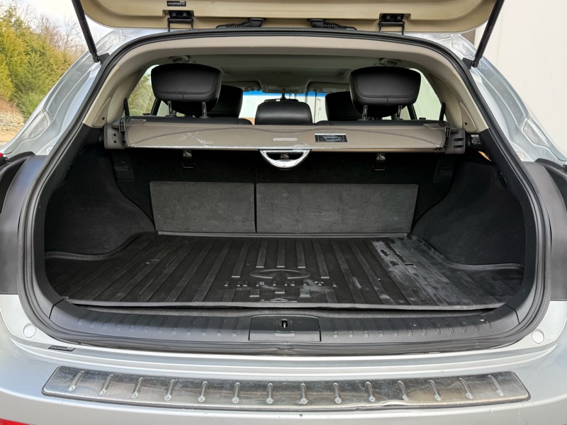 Infiniti QX50 4D SUV RWD 2017