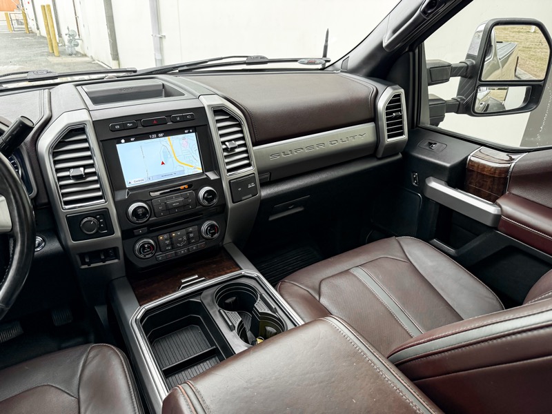 Ford F-250 SD Platinum Crew Cab 4WD 2017