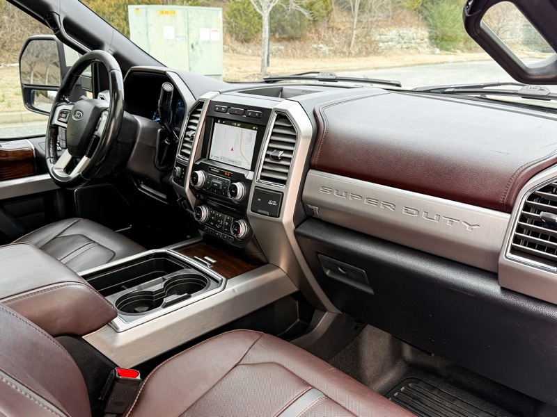 Ford F-250 SD Platinum Crew Cab 4WD 2017