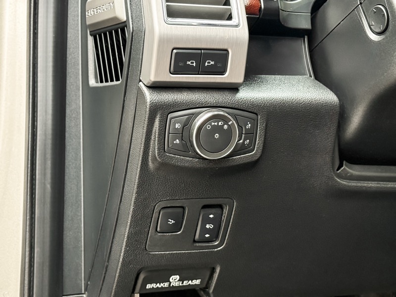 Ford F-250 SD Platinum Crew Cab 4WD 2017