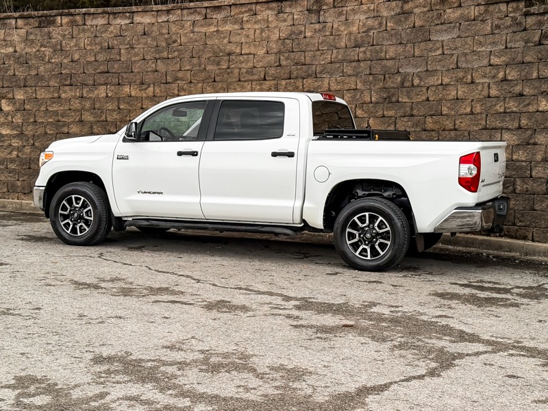 Toyota Tundra SR5 5.7L V8 FFV CrewMax 4WD 2015
