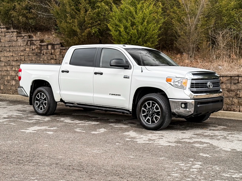 Toyota Tundra SR5 5.7L V8 FFV CrewMax 4WD 2015