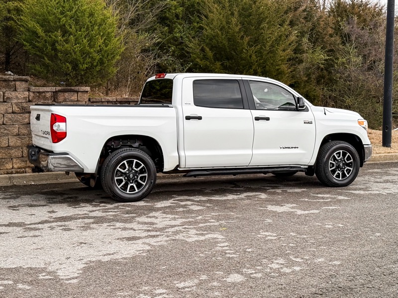 Toyota Tundra SR5 5.7L V8 FFV CrewMax 4WD 2015