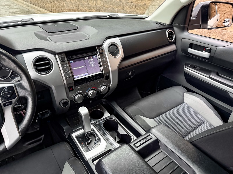 Toyota Tundra SR5 5.7L V8 FFV CrewMax 4WD 2015