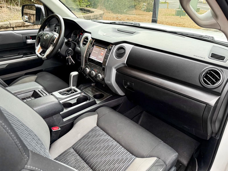 Toyota Tundra SR5 5.7L V8 FFV CrewMax 4WD 2015