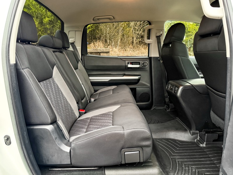 Toyota Tundra SR5 5.7L V8 FFV CrewMax 4WD 2015