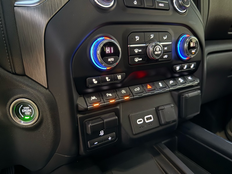 GMC Sierra 1500 Denali Ultimate Crew Cab 4WD 2020