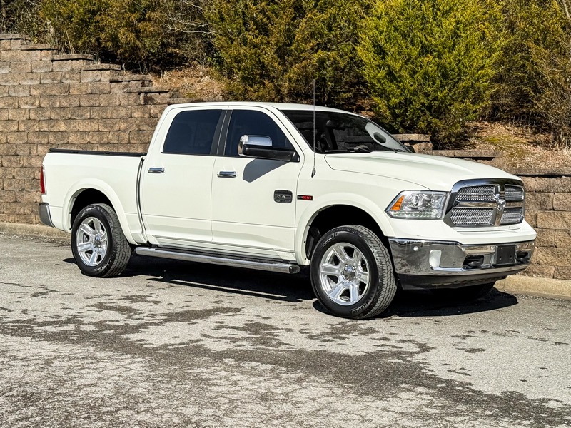 RAM 1500 Laramie Longhorn Crew Cab 4WD 2016