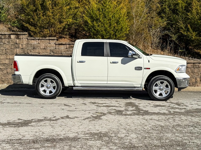 RAM 1500 Laramie Longhorn Crew Cab 4WD 2016