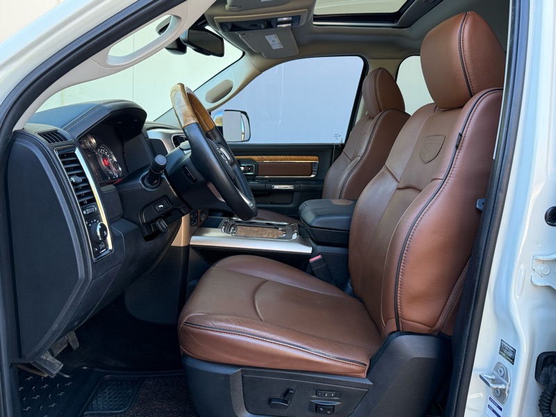 RAM 1500 Laramie Longhorn Crew Cab 4WD 2016