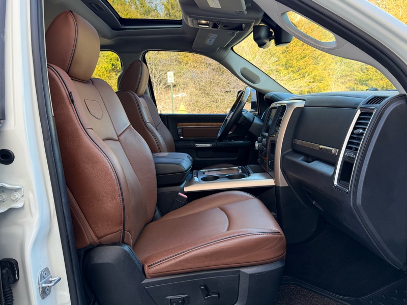 RAM 1500 Laramie Longhorn Crew Cab 4WD 2016