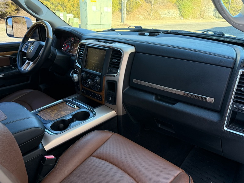 RAM 1500 Laramie Longhorn Crew Cab 4WD 2016