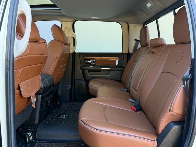 RAM 1500 Laramie Longhorn Crew Cab 4WD 2016