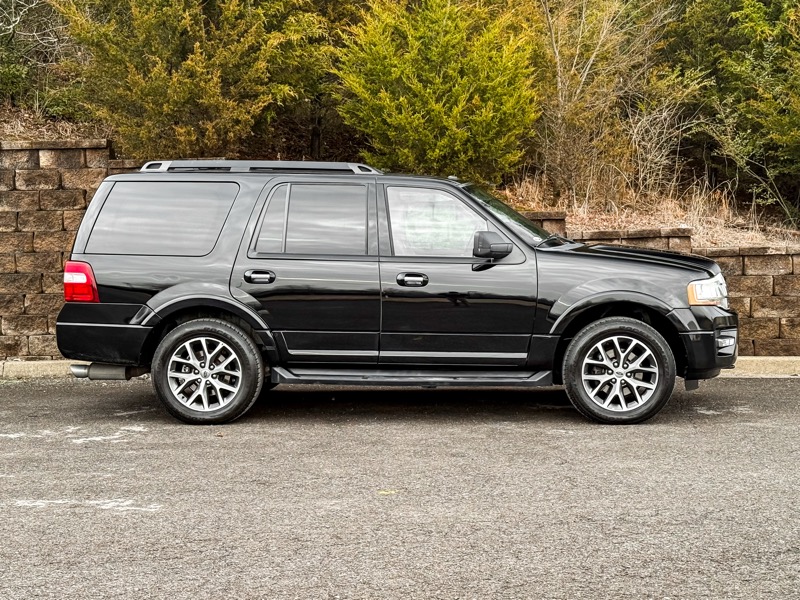 Ford Expedition XLT 4WD 2016