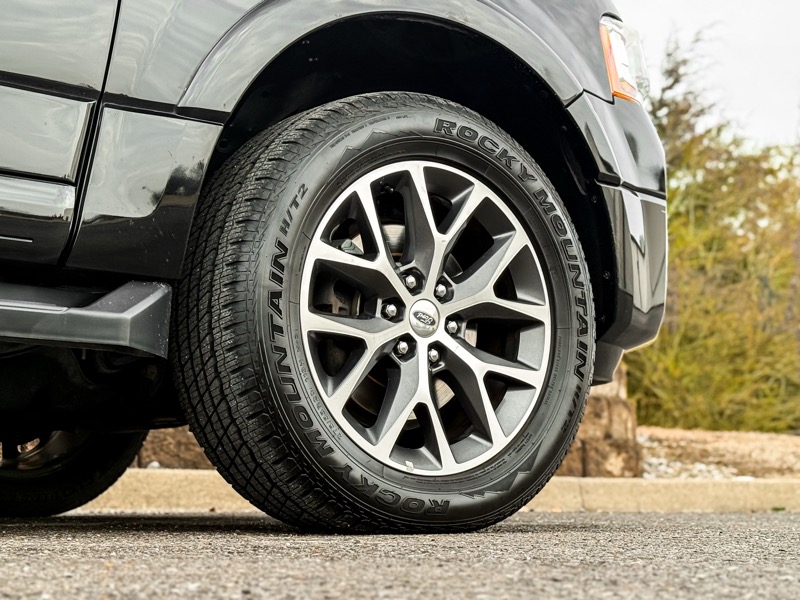 Ford Expedition XLT 4WD 2016