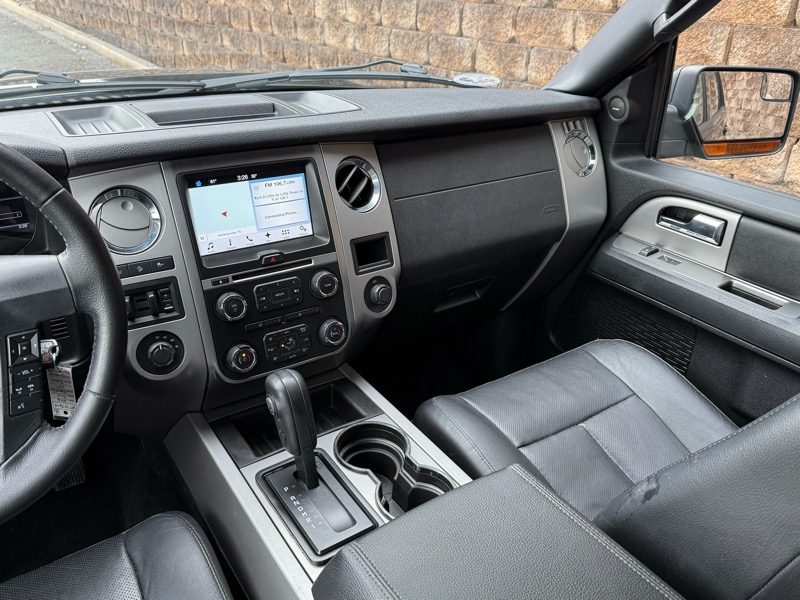 Ford Expedition XLT 4WD 2016