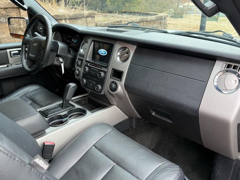 Ford Expedition XLT 4WD 2016