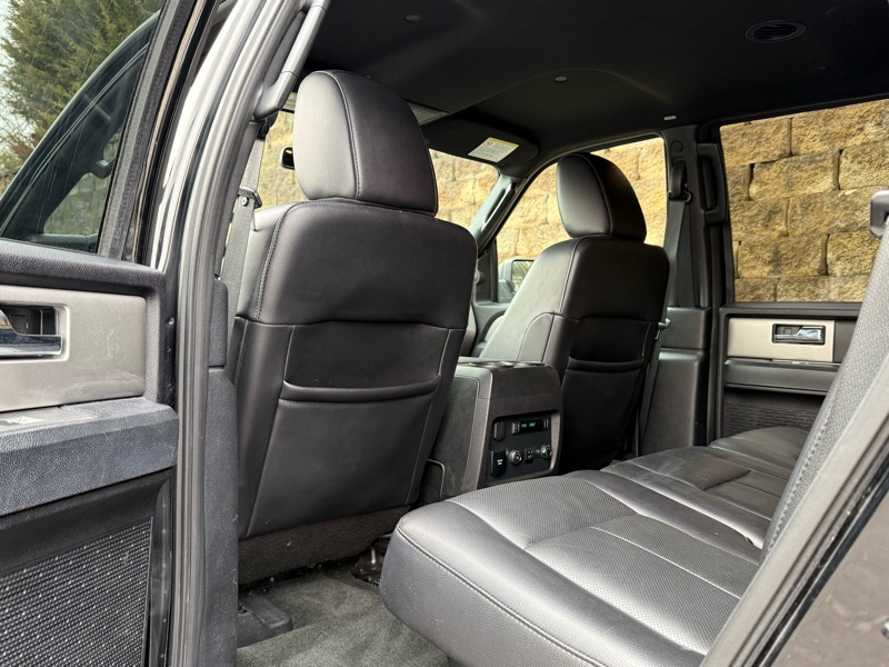 Ford Expedition XLT 4WD 2016