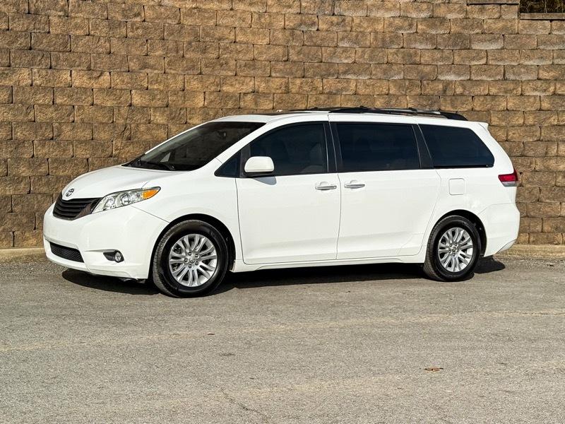 2012 Toyota Sienna XLE FWD 8-Passenger V6
