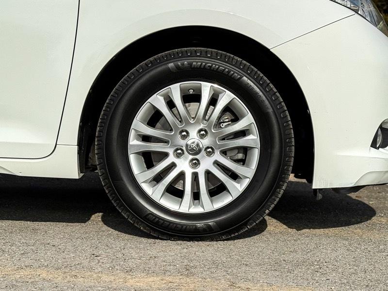 Toyota Sienna XLE FWD 8-Passenger V6 2012