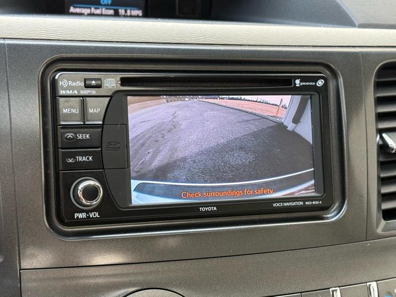 Toyota Sienna XLE FWD 8-Passenger V6 2012