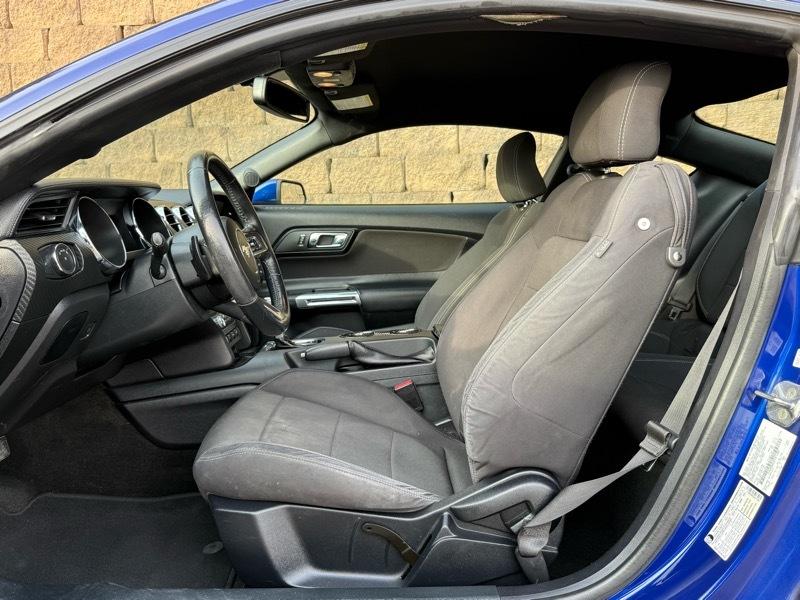 Ford Mustang V6 Coupe 2016