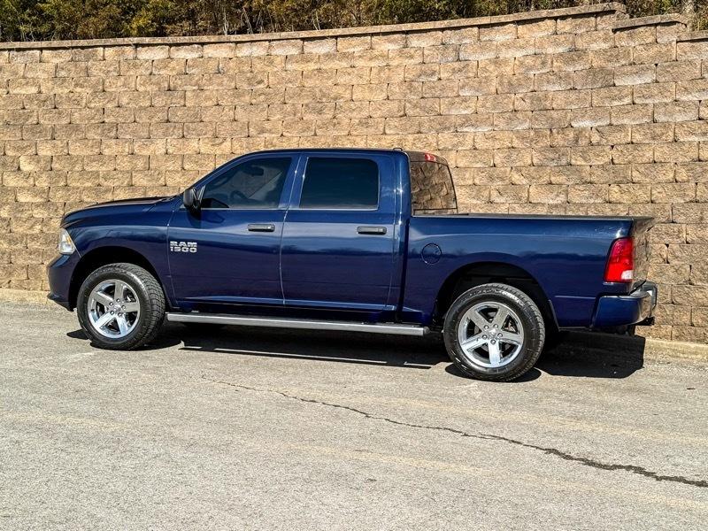 RAM 1500 Express 4x4 Crew Cab 5'7" Box 2015