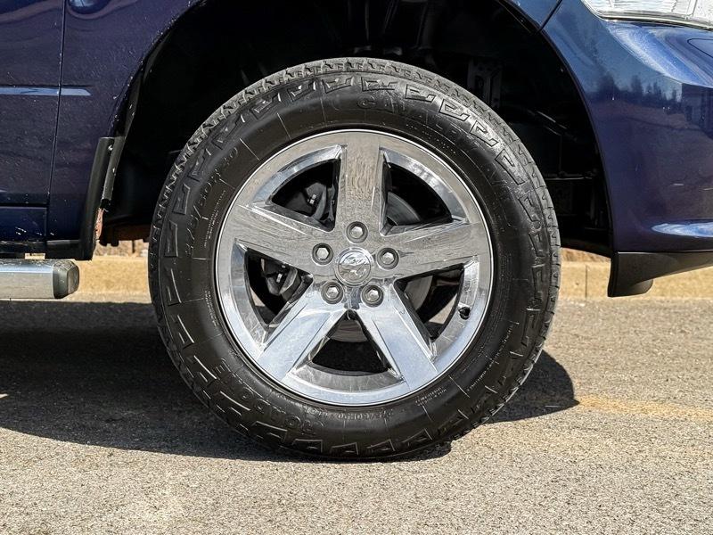 RAM 1500 Express 4x4 Crew Cab 5'7" Box 2015